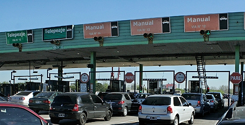 Los peajes en las autopistas suben un 10% para financiar el subte Los peajes en las autopistas suben un 10% para financiar el subte