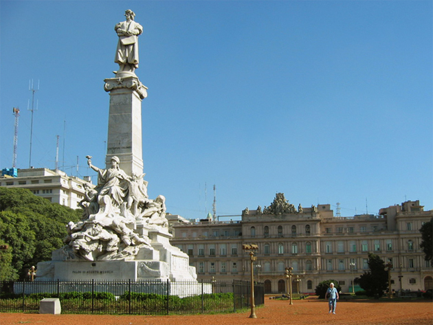 Monumento a Colón declarado bien patrimonial de la Ciudad
