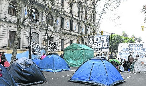 Acampe en Avenida de Mayo