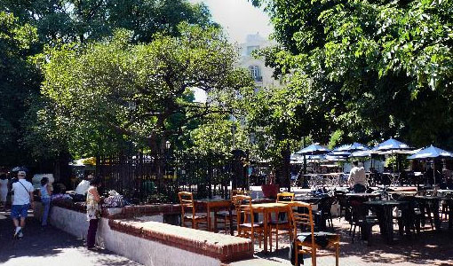 Bares en la Plazas y Parques Bares en la Plazas y Parques