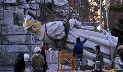 El traslado del monumento a Colón costará $ 25 millones El traslado del monumento a Colón costará $ 25 millones