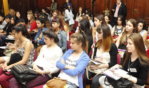 Equidad de género y empoderamiento de las jóvenes líderes Equidad de género y empoderamiento de las jóvenes líderes