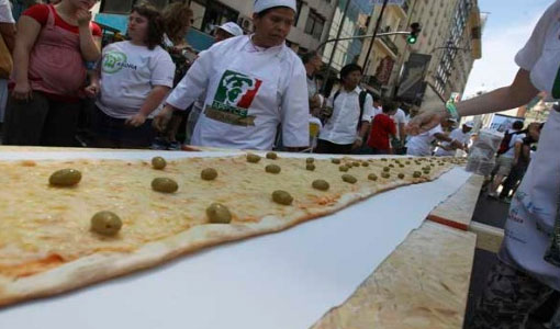 La pizza más larga se come en Buenos Aires