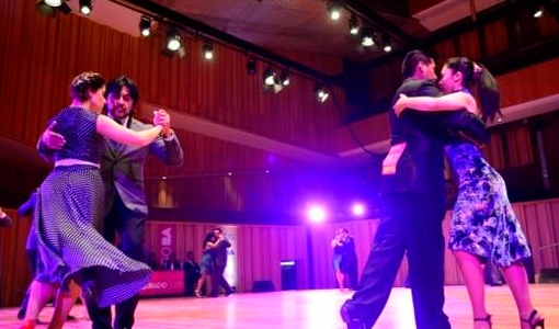 Largas filas por entradas para el Mundial de Tango