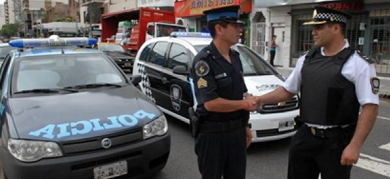 Detienen a motochorro que robaba celulares en La Boca