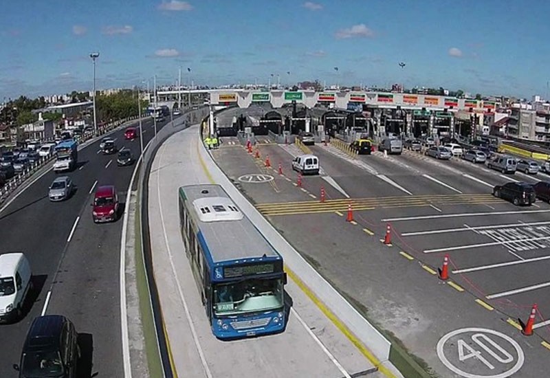 Habilitan el primer Metrobús en una autopista de la Ciudad Habilitan el primer Metrobús en una autopista de la Ciudad