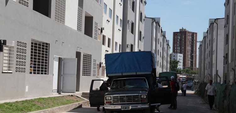 Reubicaron a unas 60 familias de la villa 21-24 de Barracas Reubicaron a unas 60 familias de la villa 21-24 de Barracas