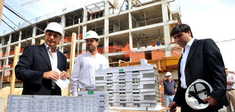 Basavilbaso y Bossio recorrieron juntos una obra del Procrear Basavilbaso y Bossio recorrieron juntos una obra del Procrear