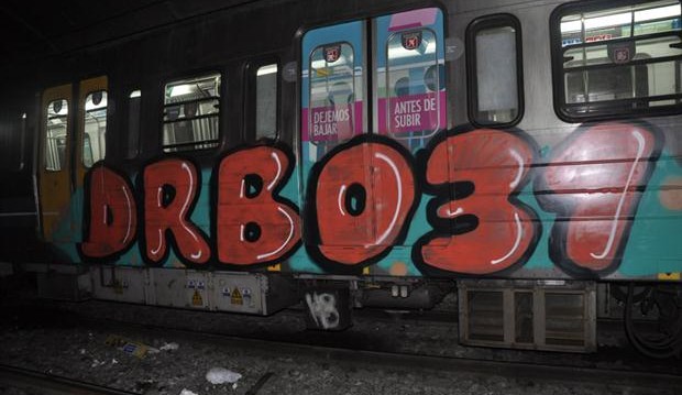 Detuvieron a dos grafiteros alemanes en el Subte porteño