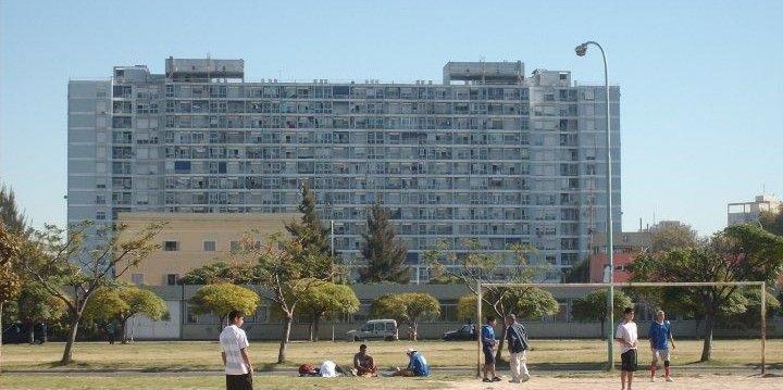 Protestan contra la venta de terrenos de casa amarrilla Protestan contra la venta de terrenos de casa amarrilla