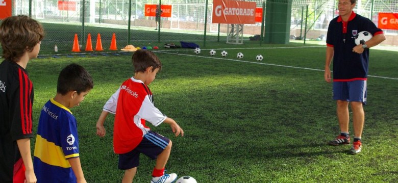 Sportivo Barracas invita a participar del Fútbol Infantil