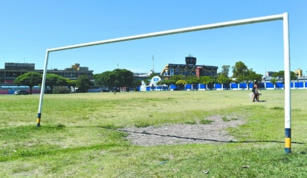 Continua la polémica por la venta de terrenos a Boca Continua la polémica por la venta de terrenos a Boca