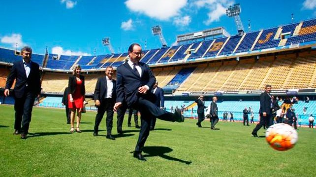 Francois Hollande recorrió la cancha de Boca