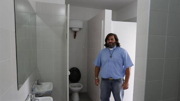 Inauguran duchas para indigentes en Barracas Inauguran duchas para indigentes en Barracas