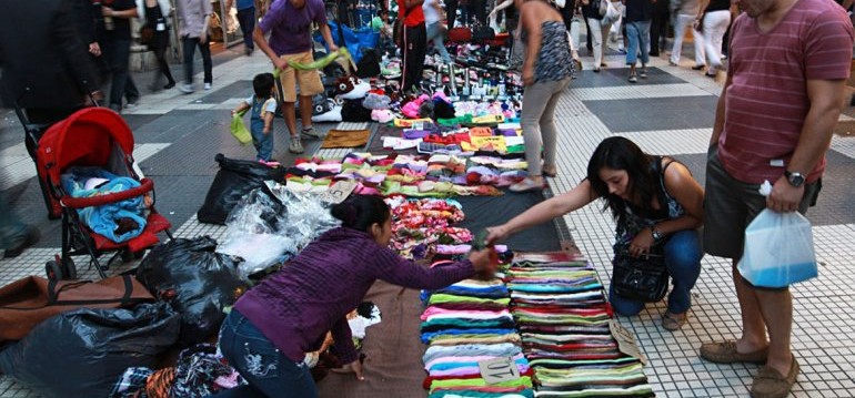 Volvió a aumentar la venta ilegal en la Ciudad