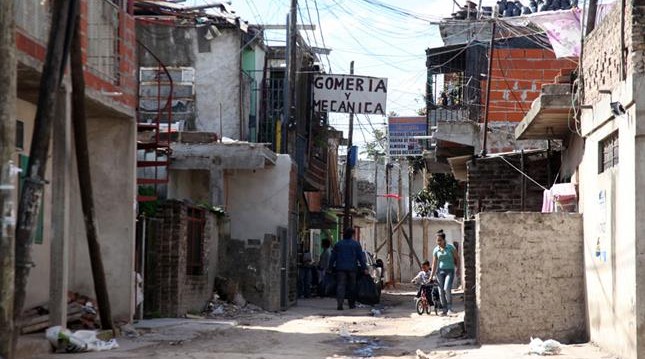 Alerta en la villa 21-24 por un aumento en los casos de dengue