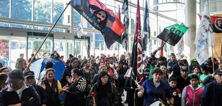 Cooperativistas ocuparon la jefatura de gobierno porteño Cooperativistas ocuparon la jefatura de gobierno porteño