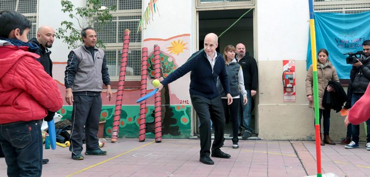 Las escuelas siguen abiertas en vacaciones de invierno Las escuelas siguen abiertas en vacaciones de invierno