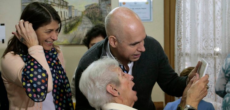 Integrar a la tercera edad al mundo de la tecnología Integrar a la tercera edad al mundo de la tecnología
