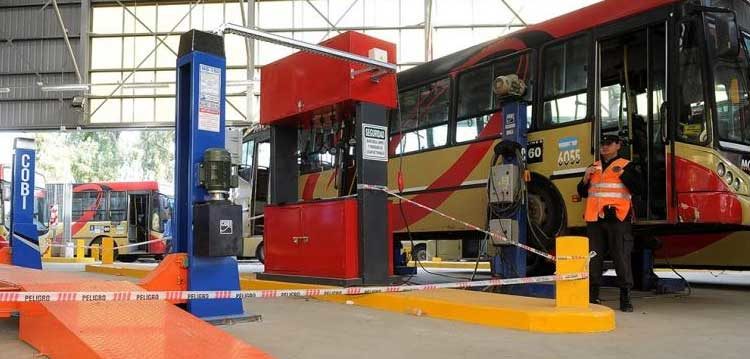 Un operario murió aplastado por colectivo de la Linea 60 Un operario murió aplastado por colectivo de la Linea 60