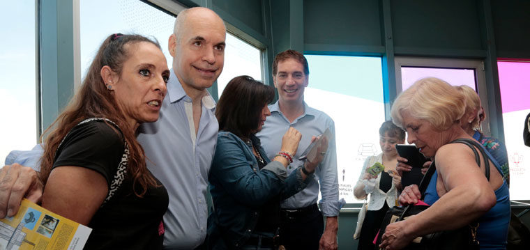 Larreta subió a la Torre de la Ciudad junto a vecinos