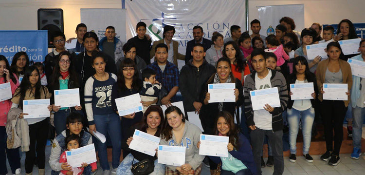 Se entregaron certificados de cursos de formación en Barracas.