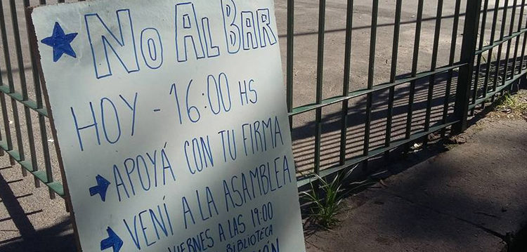 Vecinos autoconvocados dicen No al bar en Parque Patricios Vecinos autoconvocados dicen No al bar en Parque Patricios