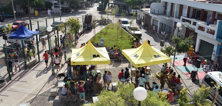 Inauguración de la plaza Triangulo de Barracas