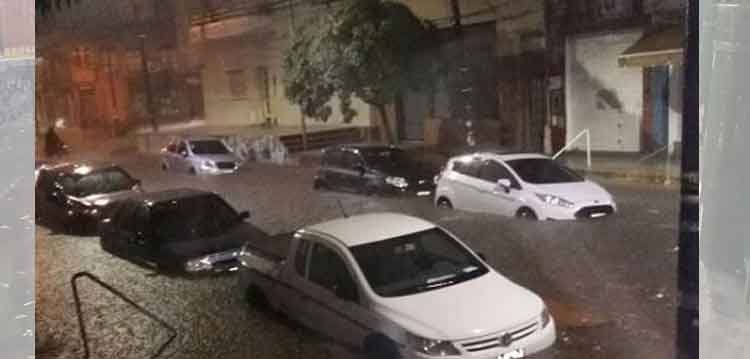 Varias calles de La Boca y de Barracas se anegaron durante la tormenta
