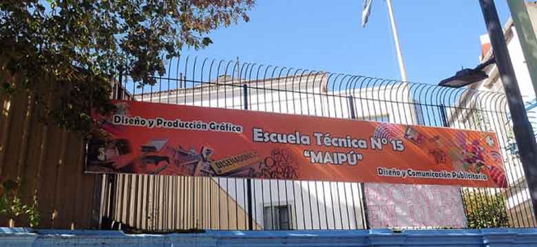 Denuncian peligro de derrumbe en la escuela técnica Maipú