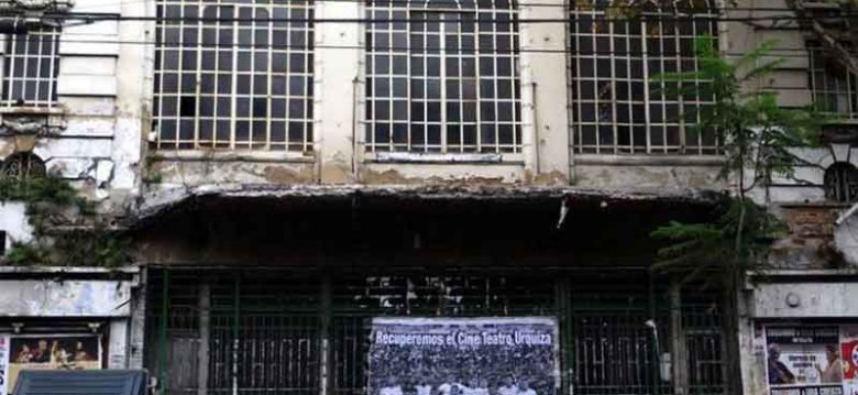 Abrazo simbólico al Cine Teatro Urquiza de Parque Patricios Abrazo simbólico al Cine Teatro Urquiza de Parque Patricios