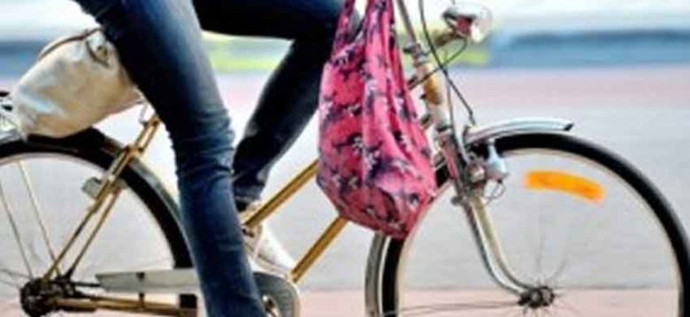 Andar en bicicleta mejora la salud mental y corporal Andar en bicicleta mejora la salud mental y corporal