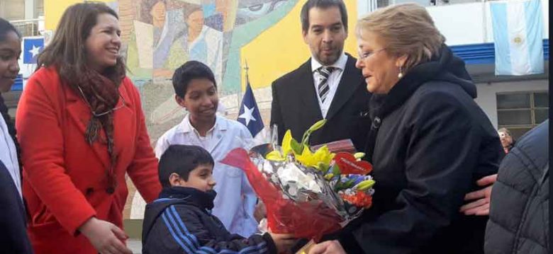 La presidenta de Chile, Michelle Bachelet visito el barrio de La Boca