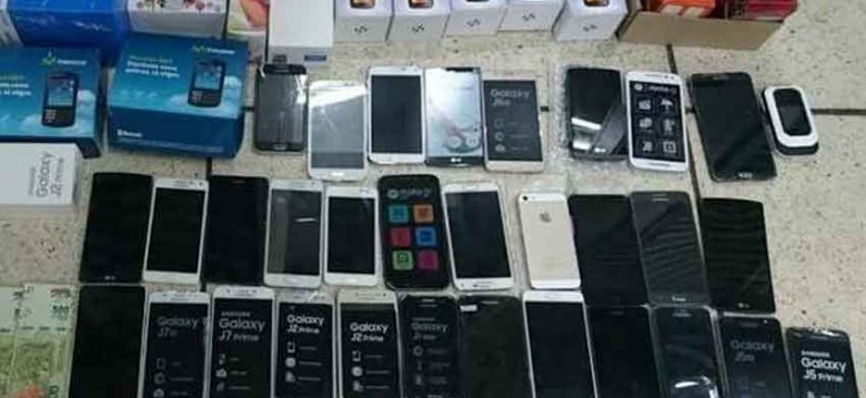Varios detenidos en un paseo de compras por robo de celulares Varios detenidos en un paseo de compras por robo de celulares