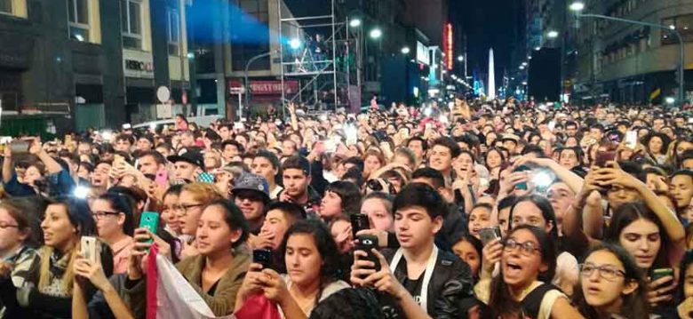 Gran cantidad de vecinos disfrutaron de “Estrellas en Calle Corrientes”