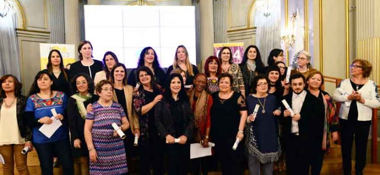 Reconocen a periodistas que trabajan por la igualdad de las mujeres