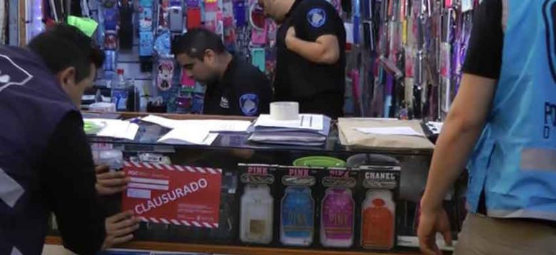 Varios detenidos en Pompeya por venta de celulares robados y CDs truchos