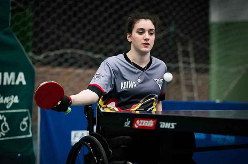 Exhibición de tenis de mesa adaptado en el Hospital Garrahan