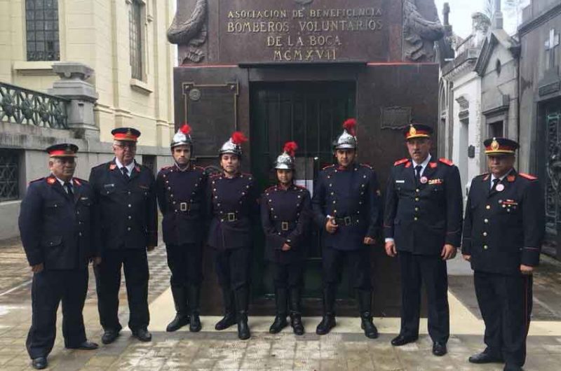 Bomberos de La Boca Conmemoró el día de Los Santos Difuntos Bomberos de La Boca Conmemoró el día de Los Santos Difuntos