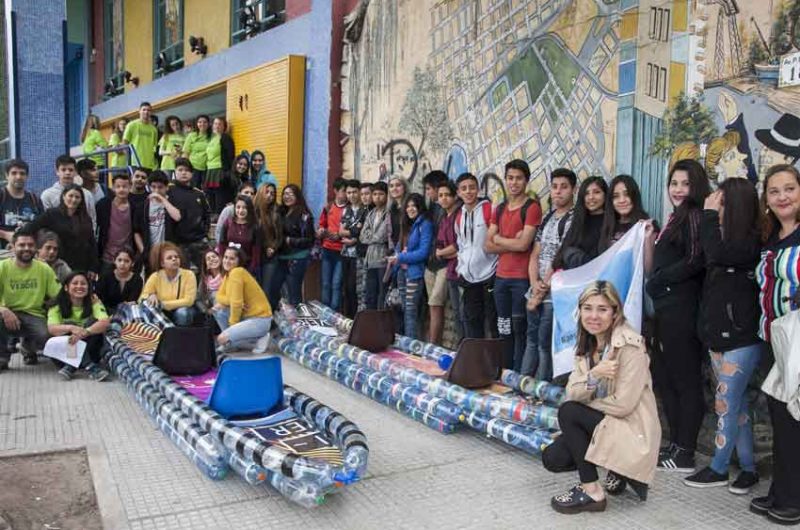 «Escuelas por el Riachuelo» reunió a alumnos y docentes de cinco escuelas de la Ciudad