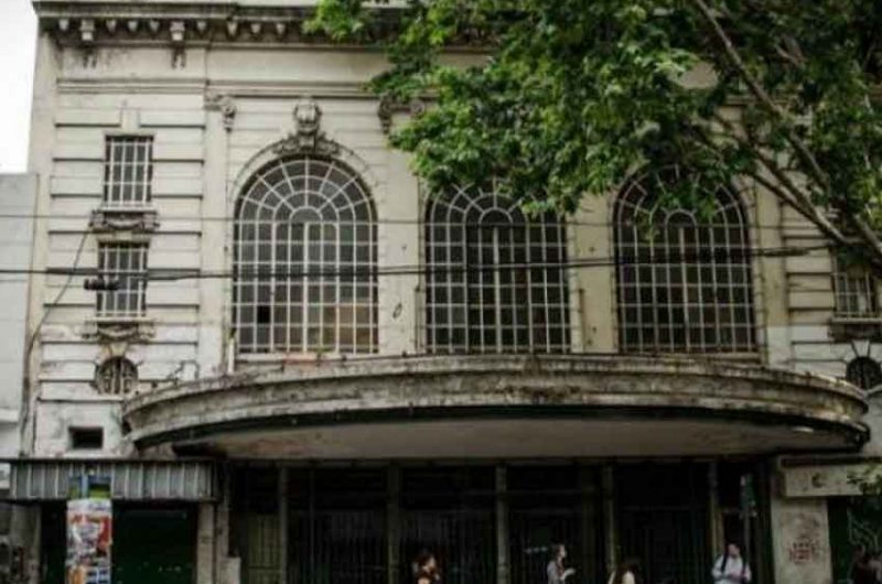 Posible acuerdo para salvar el Teatro Urquiza Posible acuerdo para salvar el Teatro Urquiza