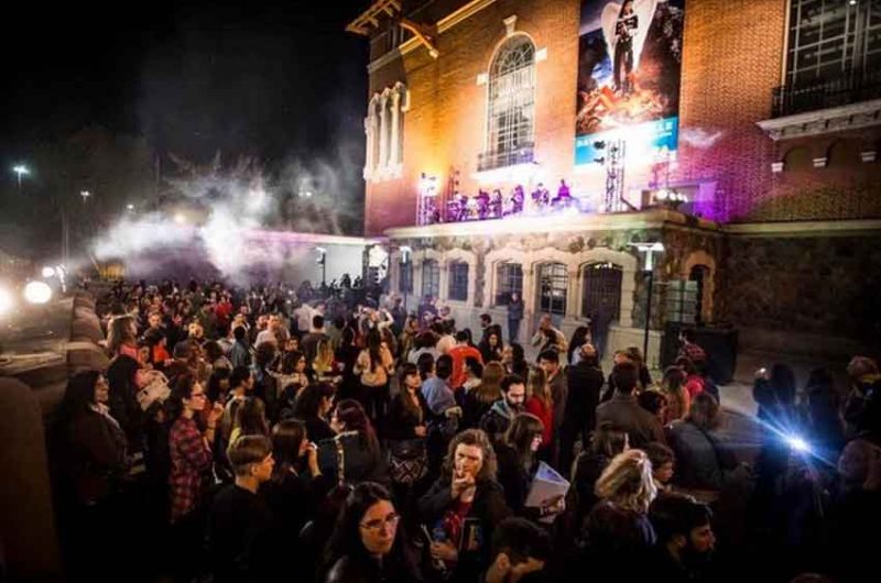 Decenas de espacios se suman abriendo sus puertas al público Decenas de espacios se suman abriendo sus puertas al público