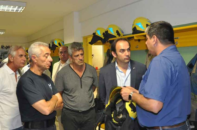 Francisco Quintana visitó el Cuartel de Bomberos Voluntarios de La Boca