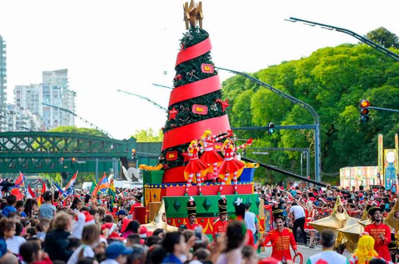 Gran concurrencia al Desfile Navideño organizado por la ciudad