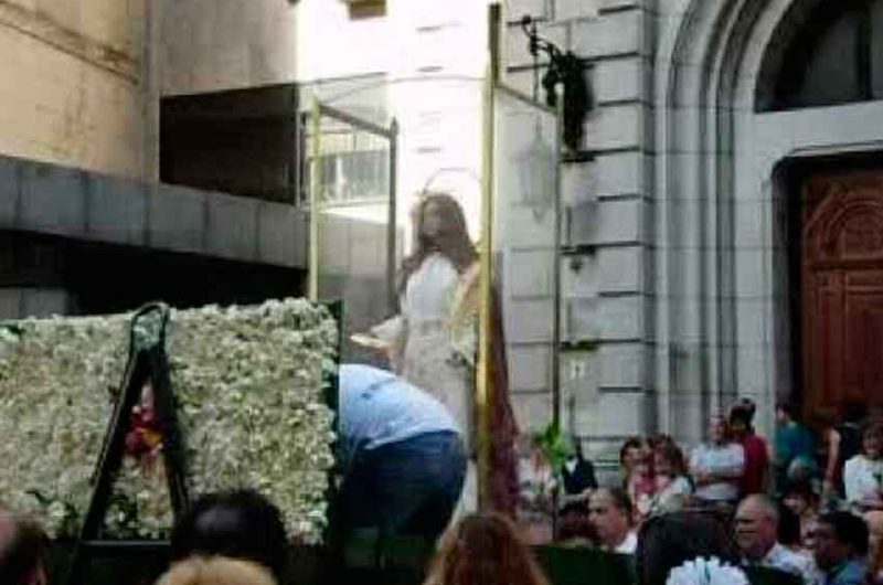 Miles de devotos acuden al santuario de Santa Lucía Miles de devotos acuden al santuario de Santa Lucía