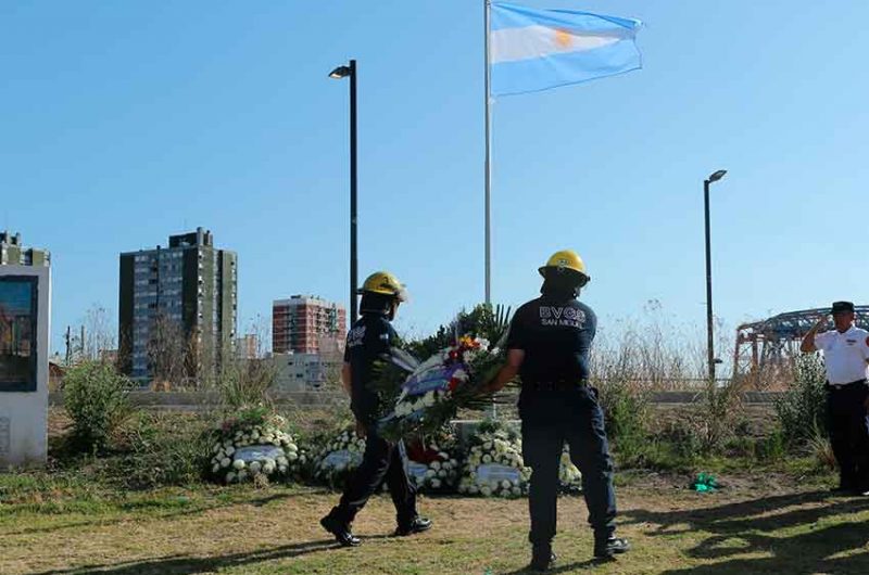 Rinden homenaje a las 10 víctimas del incendio de Iron Mountain Rinden homenaje a las 10 víctimas del incendio de Iron Mountain