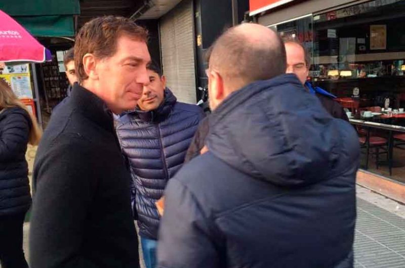 Reunión de vecinos con Diego Santilli en Barracas Reunión de vecinos con Diego Santilli en Barracas