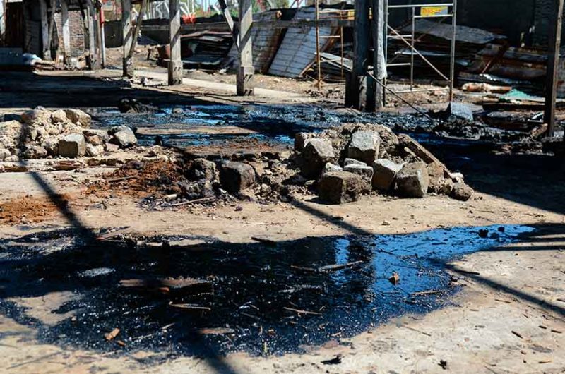 Clausuran establecimiento que volcó hidrocarburos al Riachuelo Clausuran establecimiento que volcó hidrocarburos al Riachuelo