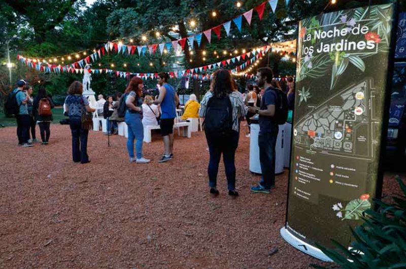 La Noche de los Jardines abre el año en Costanera Sur