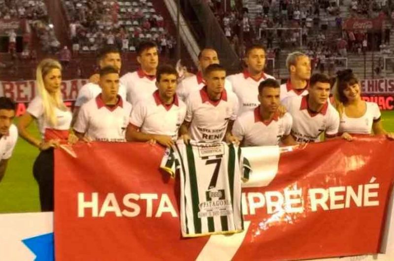 El club Huracán le hizo un emotivo homenaje al «Loco» Houseman